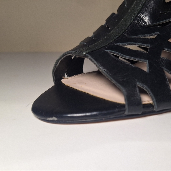 Vince Camuto strapy black leather cut-out peep toe pyramid heel sandals 8.5 - Picture 9 of 9